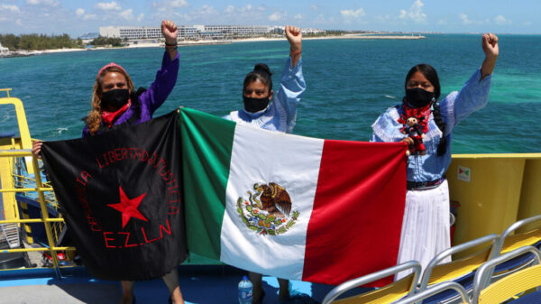 Zarpa de Isla Mujeres delegación zapatista que va a ‘conquistar’ Europa.