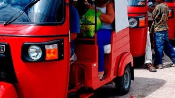 Insiste diputada Erika Castillo en regular mototaxis en Quintana Roo.