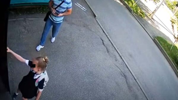 Una niña que escapa de un pedófilo  que la seguía, ha tomado relevancia en las redes sociales, debido al aumento de casos de abusos sexual infantil