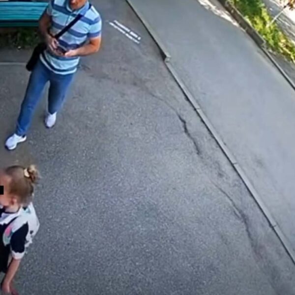 Una niña que escapa de un pedófilo  que la seguía, ha tomado relevancia en las redes sociales, debido al aumento de casos de abusos sexual infantil