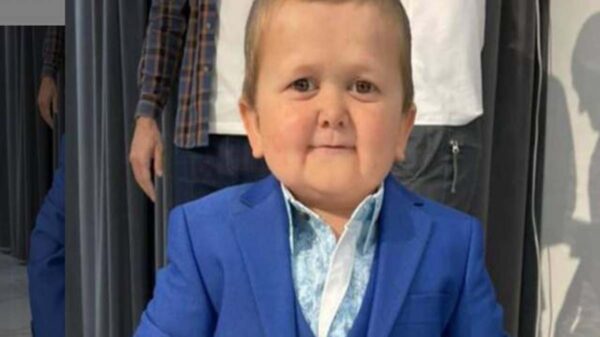 El caso de un joven de 18 años que vive en Rusia, se populariza debido a que tiene la apariencia física de un niño de cinco años