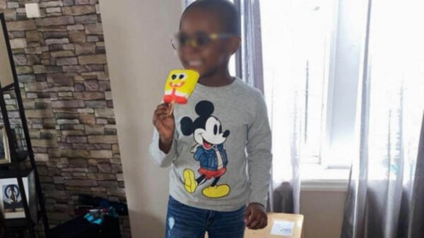 Estar atentos a lo que hacen los hijos en Internet no es tarea fácil y si no chequen el caso un niño que compró 50 mil pesos en paletas de Bob Esponja