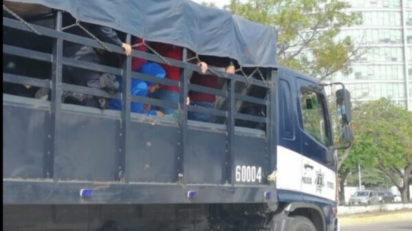 Detienen a 95 normalistas que protestaban en Chiapas