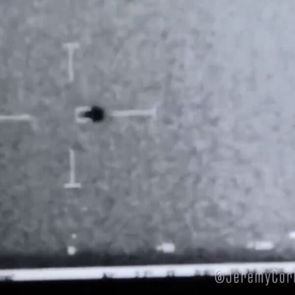 Una serie de fotografía y videos que unos Objetos Voladores no Identificados (Ovnis) fueron confirmados como reales por el Pentágono de EU