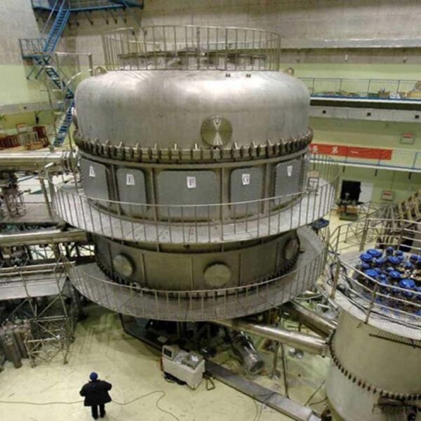 Establecen nuevo récord mundial en el sol artificial de China, al lograr una temperatura del plasma de 120 millones de grados Celsius