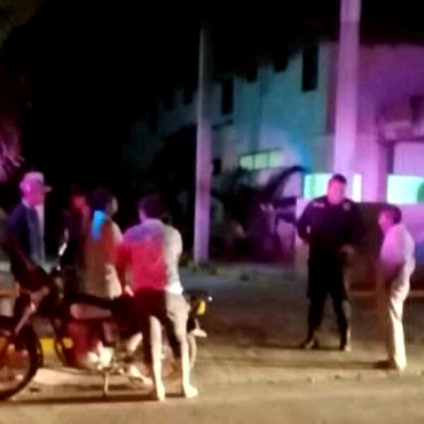 Almacén con despensas en Kaua es saqueado por aproximadamente mil personas