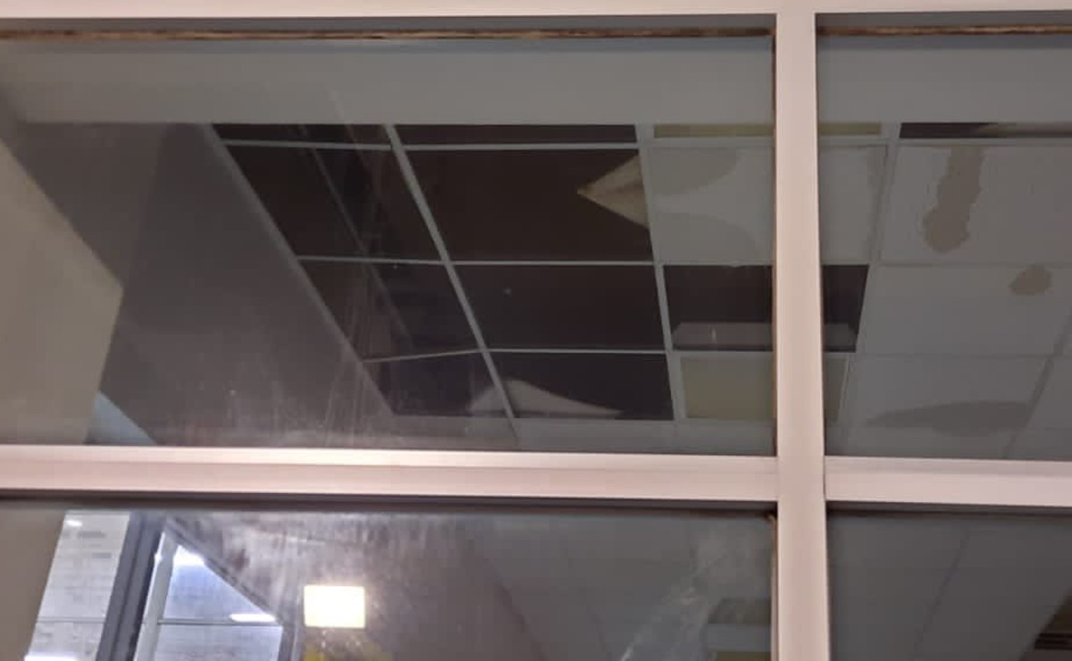 Se desploma el techo de la Plaza Canek en Mérida ante las fuertes lluvias