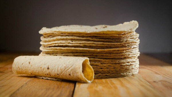 En calidad de desconocido se encuentra un hombre que murió luego de que se comiera una tortilla, los hechos se registraron en Chalco