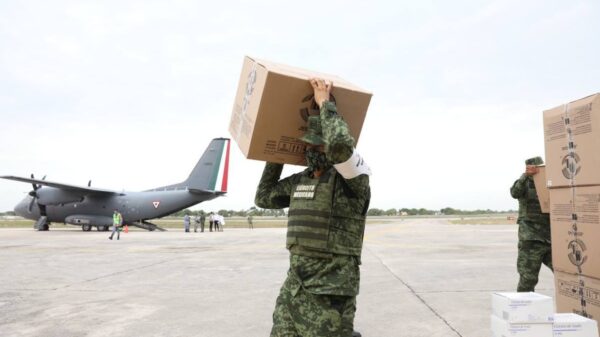 Llega cargamento de más de 50 mil dosis contra el Covid-19 destinados a personas de 50 a 59 años de Yucatán