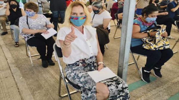 Beatriz Gutiérrez Müller se vacuna contra el coronavirus
