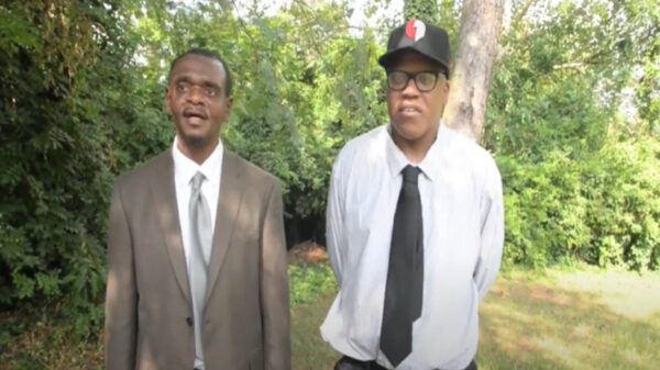 Dos hermanos afroamericanos, perdieron 30 años de su vida encarcelados acusados por un crimen que no cometieron