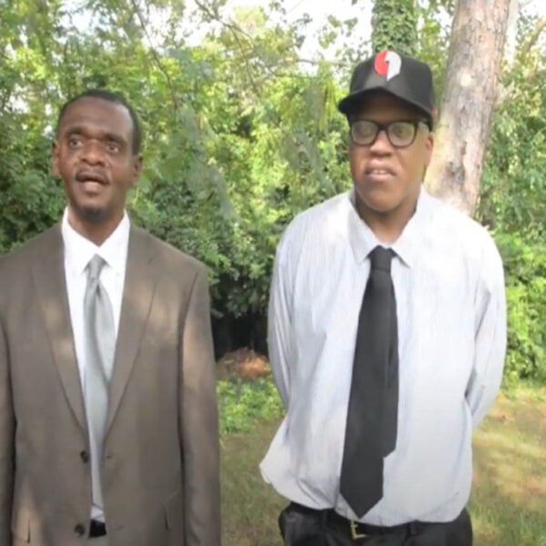 Dos hermanos afroamericanos, perdieron 30 años de su vida encarcelados acusados por un crimen que no cometieron