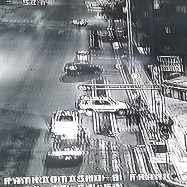 Policías roban y agreden a joven tras accidente