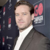 Armie Hammer pide ayuda para tratar su adicción al alcohol, sexo y drogas