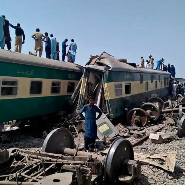 Tragedia ferroviaria en Pakistán.