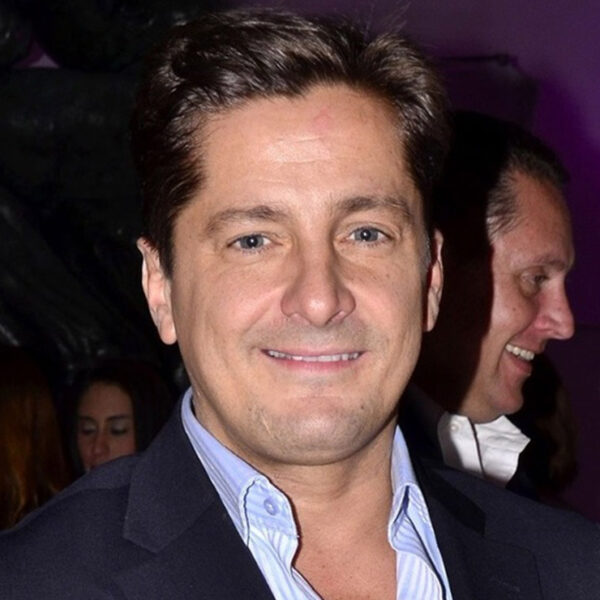 Alejandro Basteri niega que esté preparando su propia bioserie