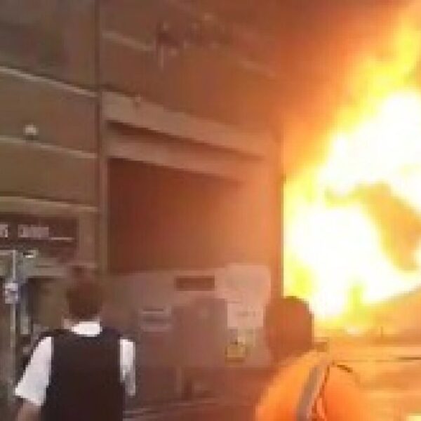 Explosión en una estación del metro en Londres (VIDEO).