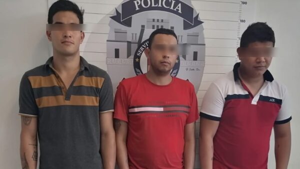 Detiene la Policía de Cancún a tres pistoleros.