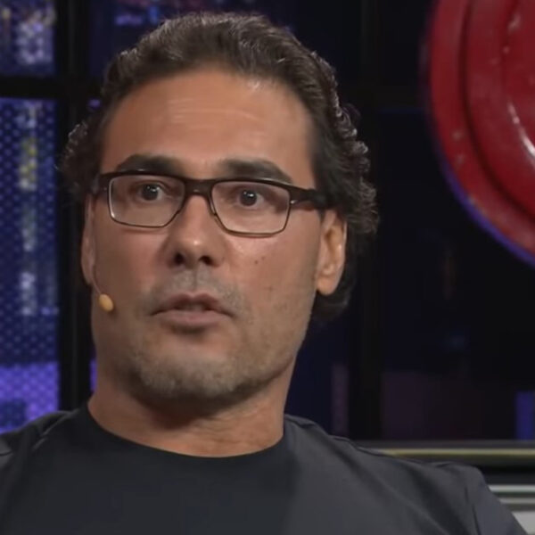 Eduardo Yañez arremetió con violencia contra dos reporteros, dice no estar arrepentido