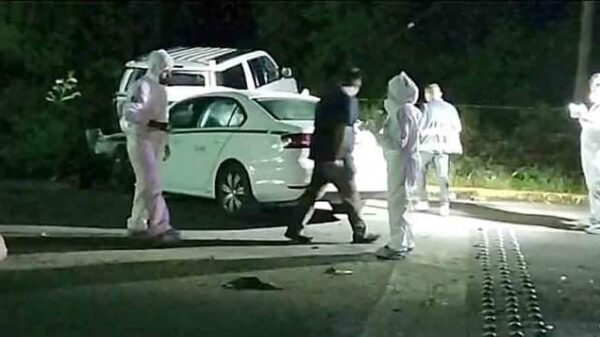 Fallecen tres personas en un accidente automovilístico en Playa del Carmen.