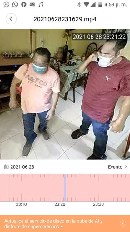 Denuncian robo a vivienda en el fraccionamiento Villas del Caribe; dos delincuentes fueron videograbados por una cámara de seguridad.