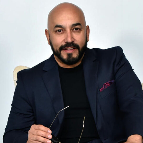 Lupillo Rivera confirma matrimonio con Giselle Soto