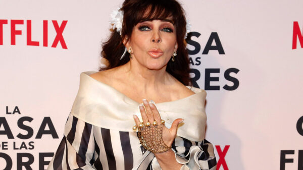 Verónica Castro contesta a Manolo Caro sobre su salida de ‘La Casa de las Flores’