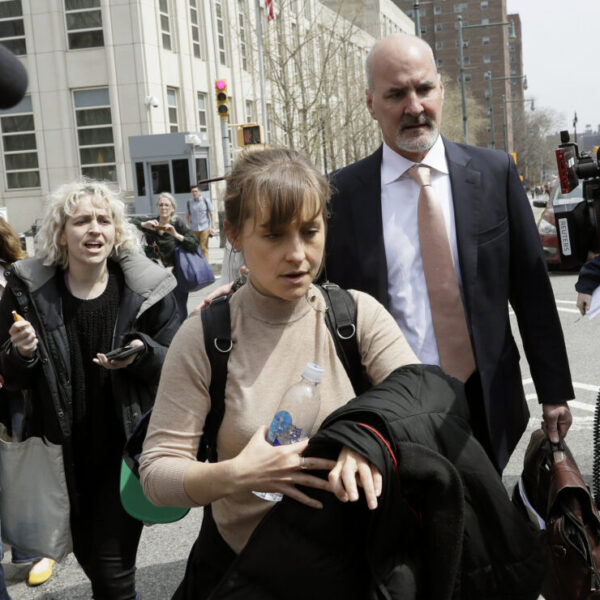 A un día de ser sentenciada, Allison Mack pide perdón a las víctimas de la secta NXIVM  