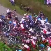 ¡Todos contra todos! así fue el APARATOSO accidente del Tour de Francia