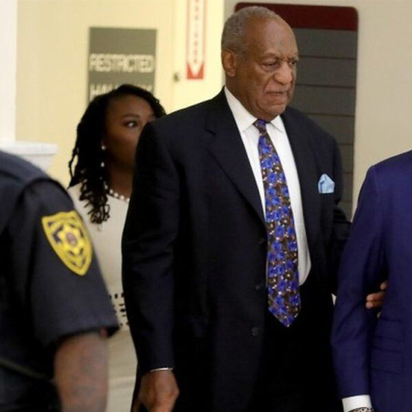 Bill Cosby sale de prisión tras anularse su condena por agresión sexual