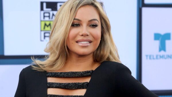 ‘Chiquis’ Rivera causa revuelo con masaje reductivo