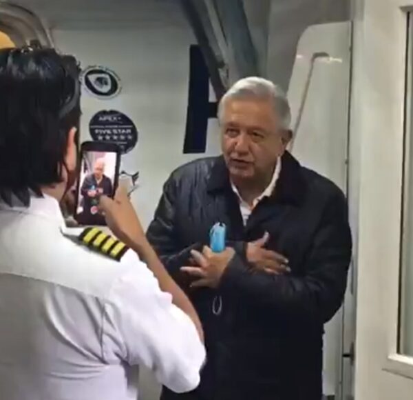 AMLO manda mensaje a mamá de piloto: “Lupita, un saludo”