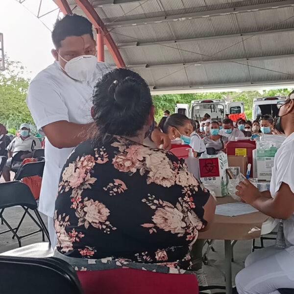 Acelerarán proceso de vacunación covid en Quintana Roo