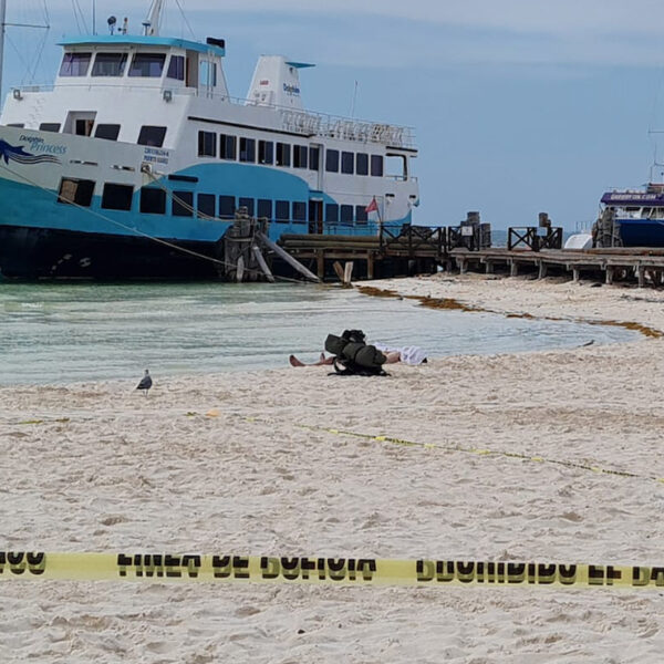 Cancún: Muere ahogado presunto turista en Playa Langosta