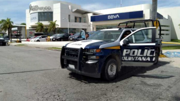 Balacera en calles de Cancún por asalto a comercio