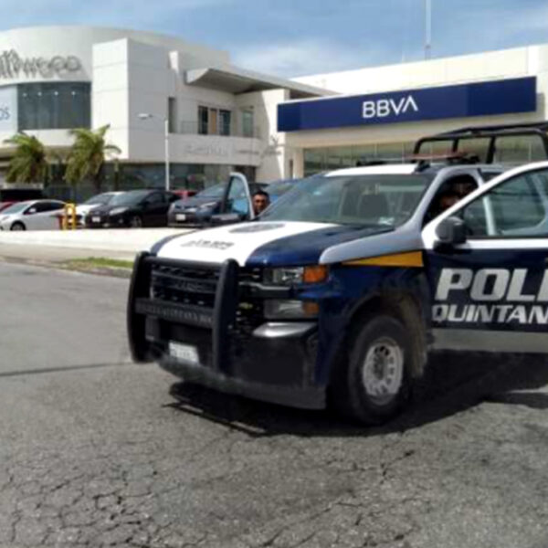 Balacera en calles de Cancún por asalto a comercio