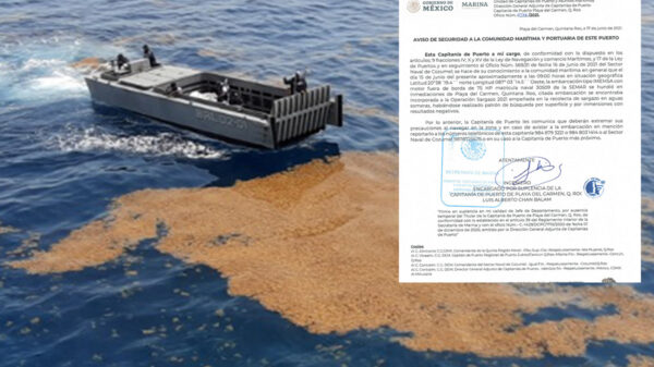 Se hunde barcaza sargacera de SEMAR en Playa Del Carmen