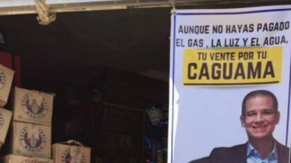 AMLO y Anaya arman la guerra de las caguamas: Pacífico vs. Victoria