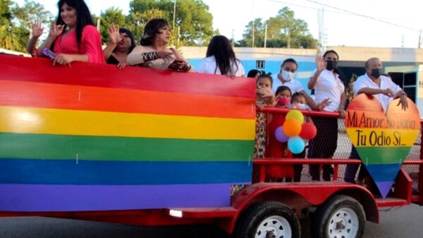 Por primera vez en Peto realizan caravana LGBTQ+