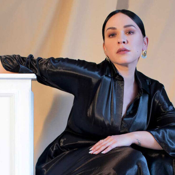 Carla Morrison huyó de México por el bullying