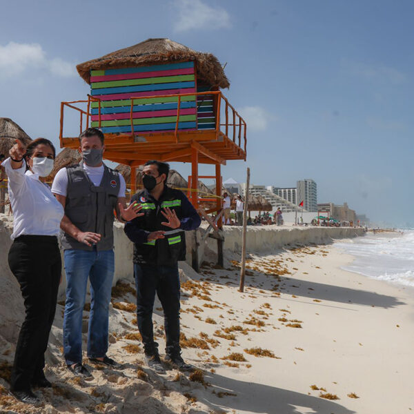 Supervisan autoridades de Cancún afectaciones por mal clima en Playa Delfines