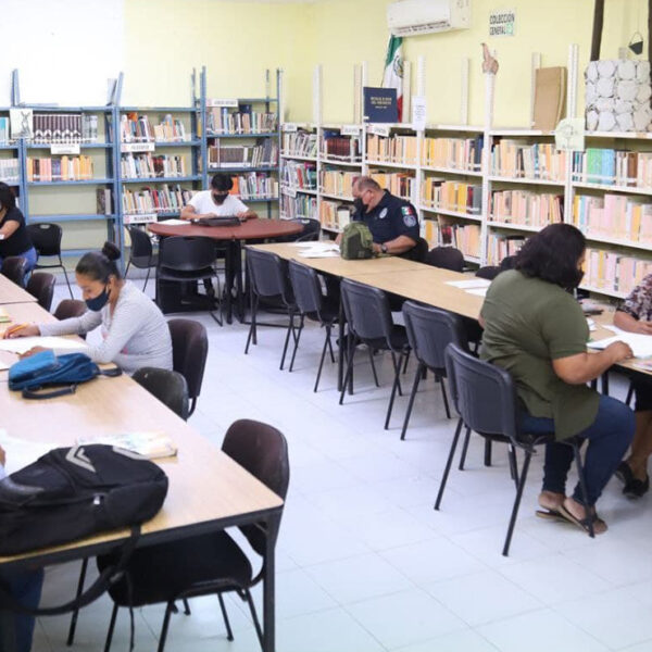 Exitosa jornada de acreditación de estudios en Puerto Morelos