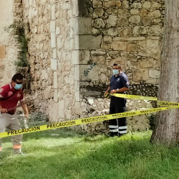 Trabaja el INAH en la reconstrucción de la iglesia de Tihosuco.
