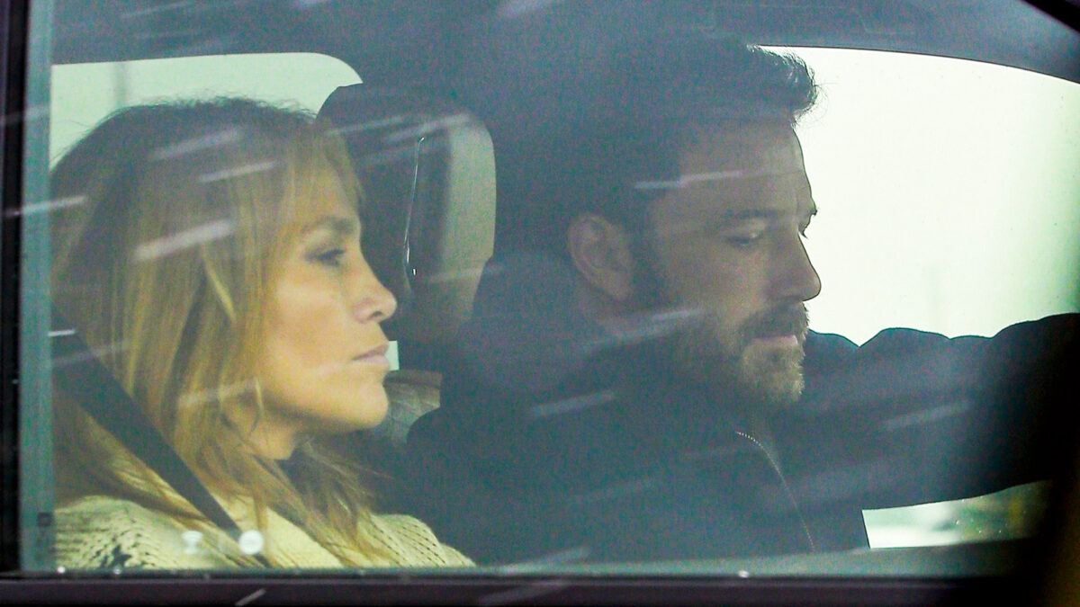 VIDEO: JLO y Ben Affleck son captados ¡Comiéndose a besos!