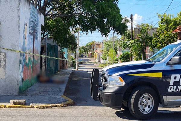 Hallan a sujeto sin vida en la Supermanzana 90 de Cancún (VIDEO).