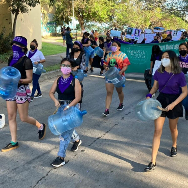 Marchan mujeres en Chetumal para exigir justicia por joven "ahogada"