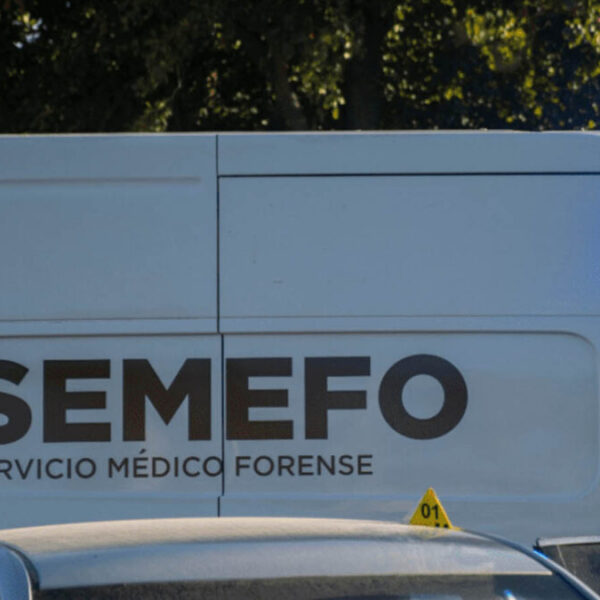 Mujer mata a su vecino porque su perro orinó su banqueta