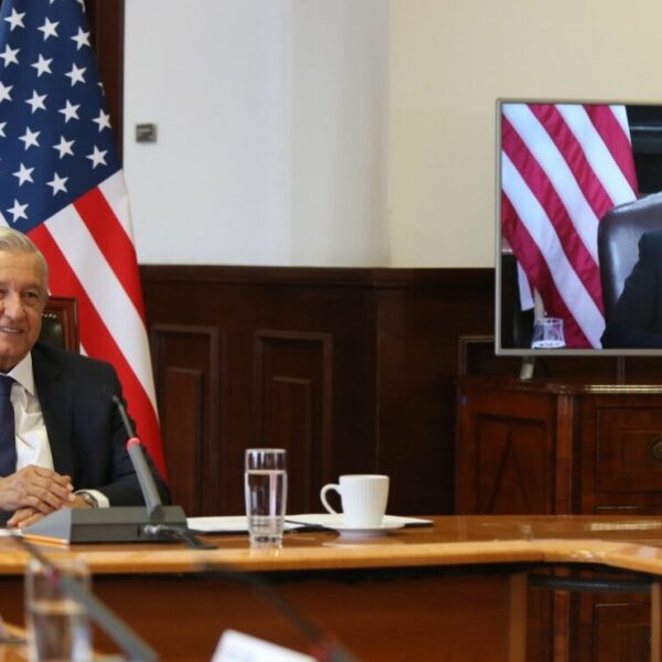 Financiamiento de EU a opositores no se tratará con Kamala: AMLO