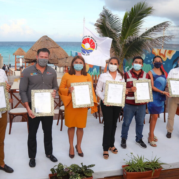 Cancún líder en playas platino en México