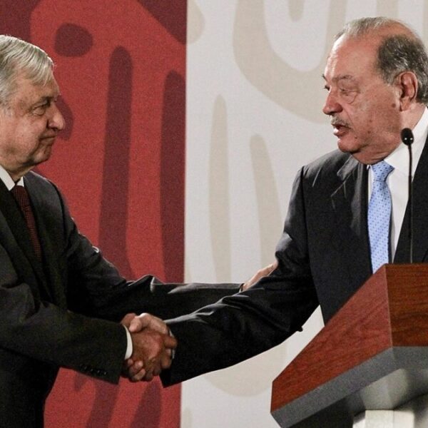 Slim reconstruirá tramo de Línea 12, sin cargo al erario: AMLO
